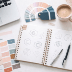 Travail de branding avec palette de couleurs, typographies et croquis de logo pour entreprise créative